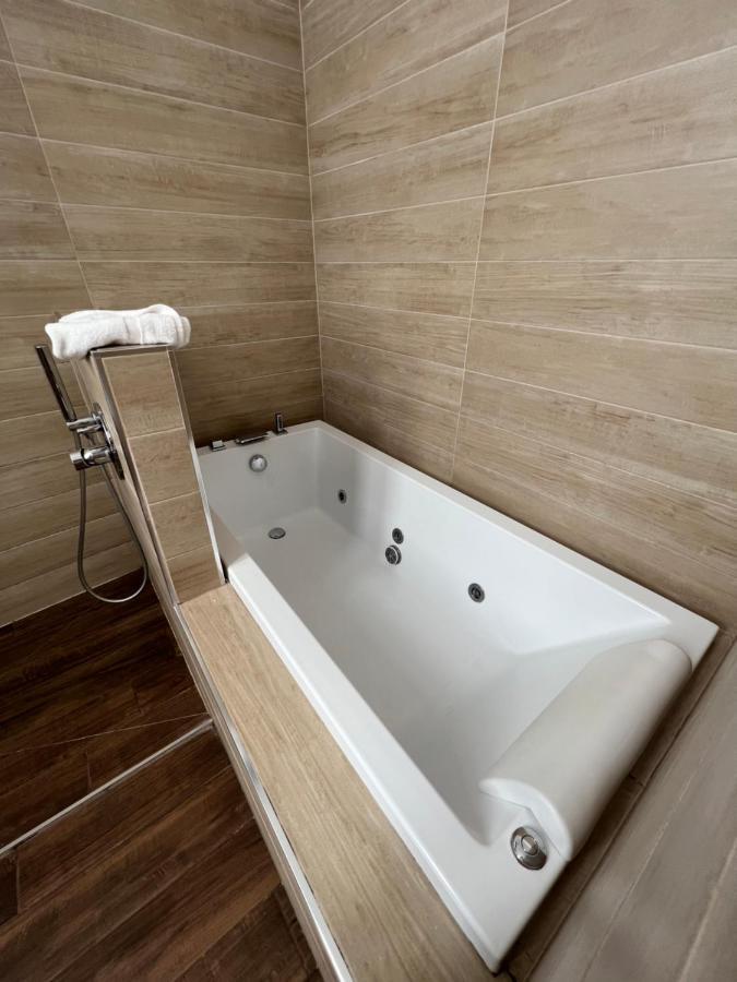 Arena Luxury Rooms Verona Esterno foto