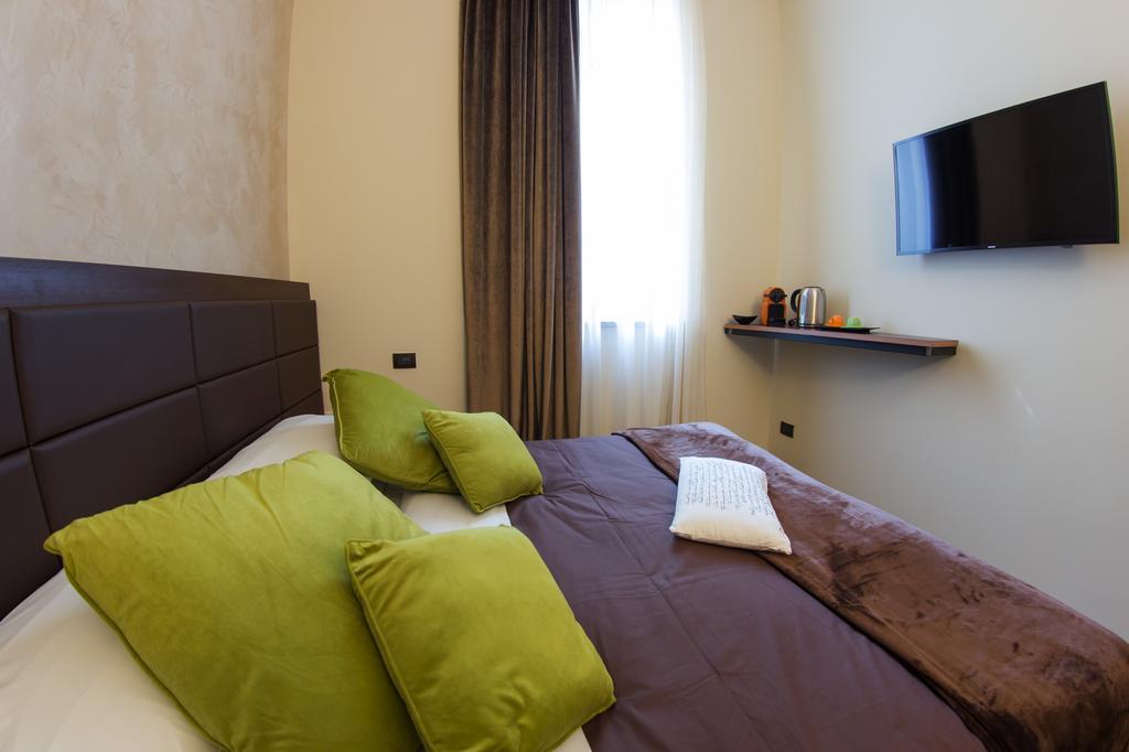 Arena Luxury Rooms Verona Esterno foto
