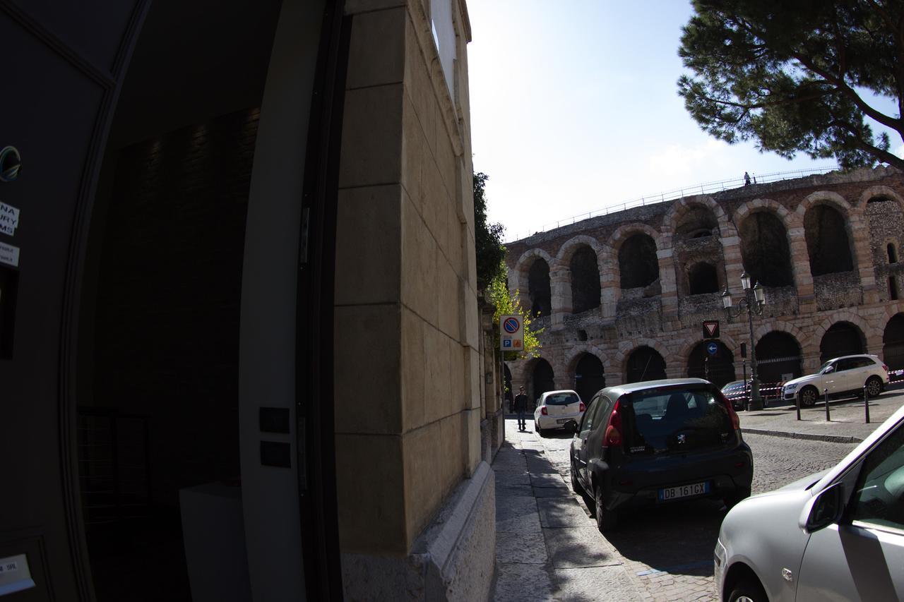 Arena Luxury Rooms Verona Esterno foto