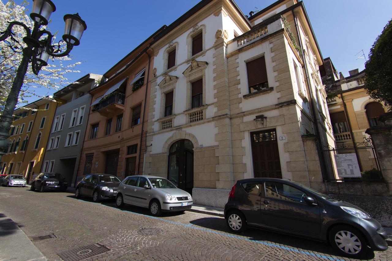 Arena Luxury Rooms Verona Esterno foto